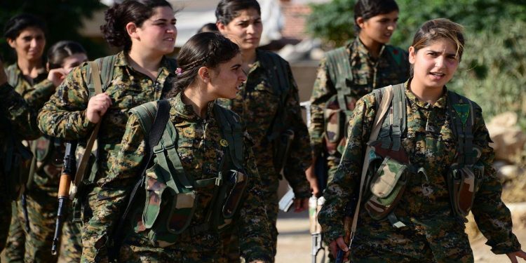 Zılgıtlarıyla Dengeleri Sarsan Direnişçi Kürt Kadınları