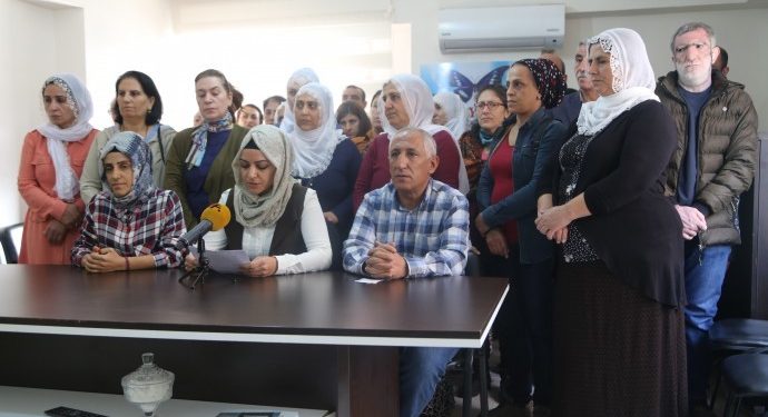 Cezaevlerinde tutsaklara işkence