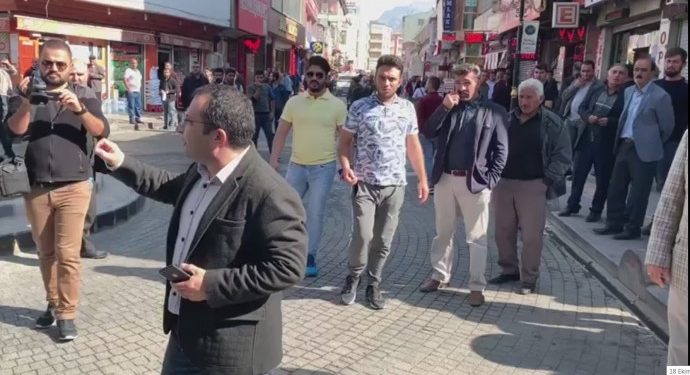 Wan’da işgalci Türk polisi yurttaşlara saldırdı