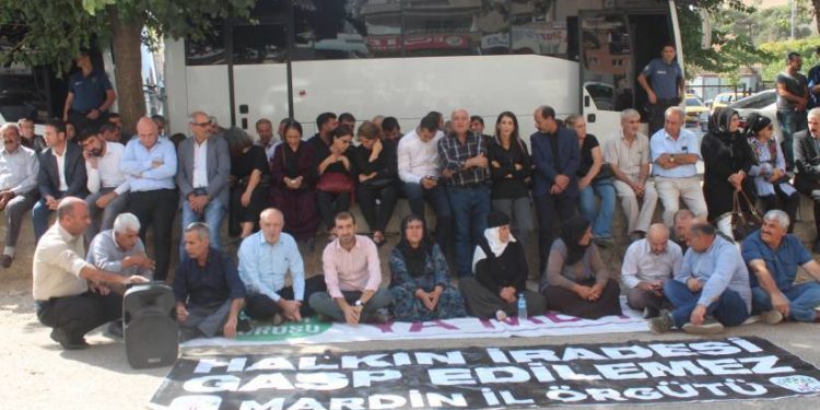 Oturma eyleminin 52’inci gününde devletlerarası komplo kınandı