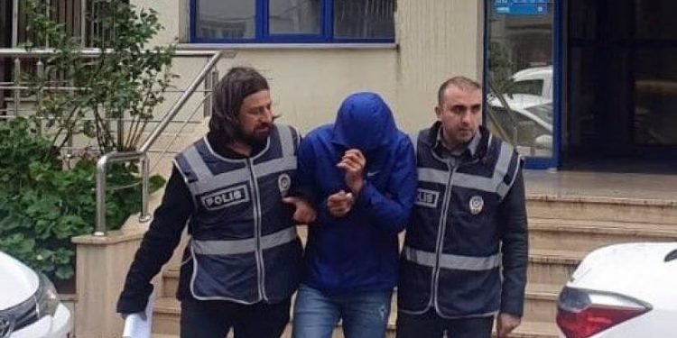 Tacizci erkek çıkarıldığı mahkemece serbest bırakıldı