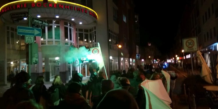 Frankfurt’ta gençlerden Rojava’yı işgale ‘izin verme’ eylemi