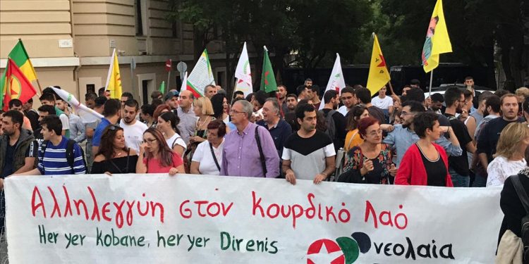 Atina’da gençler işgal saldırılarını kınadı