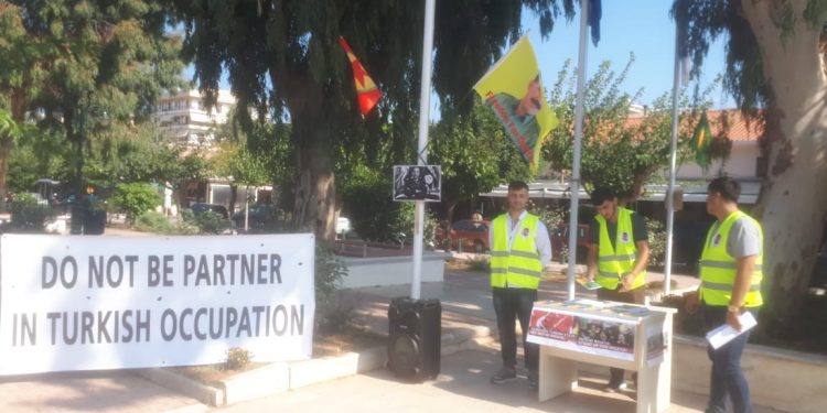 Gençler işgale karşı stand açtı