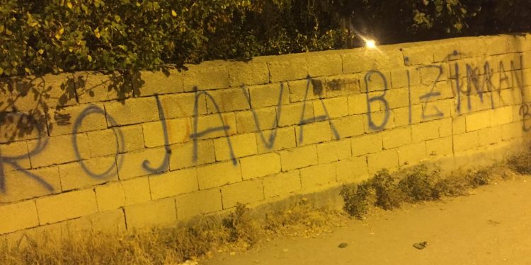 Wan’da Türk işgalciliğine karşı duvar yazılamaları yapıldı