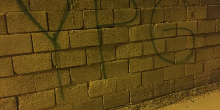 Wan’da Türk işgalciliğine karşı duvar yazılamaları yapıldı