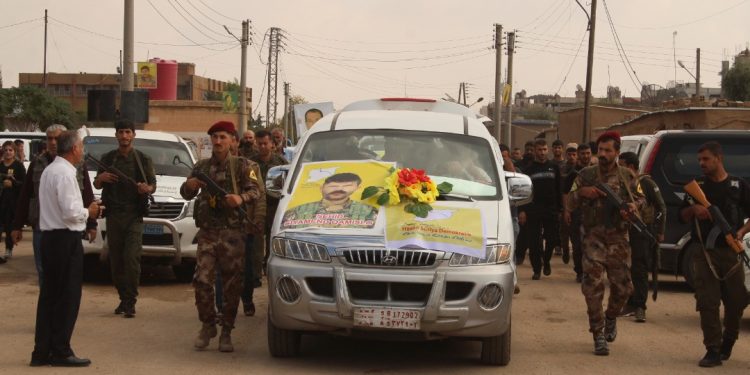 Qamişlo halkı şehitleri uğurladı