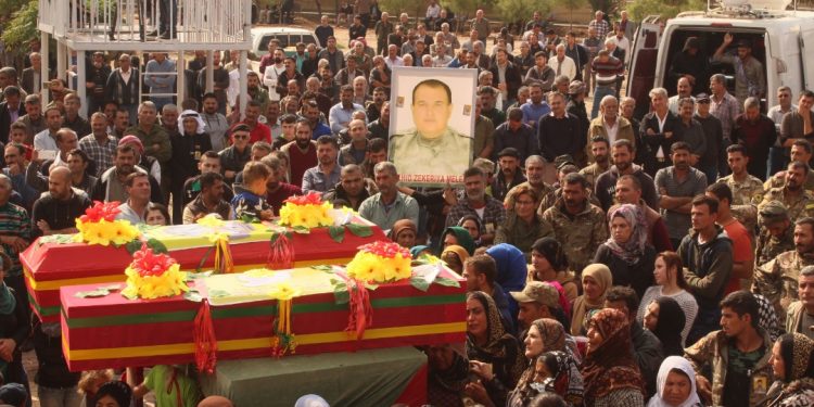 Qamişlo halkı şehitleri uğurladı