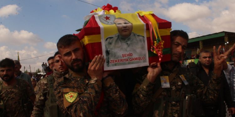 Qamişlo halkı şehitleri uğurladı