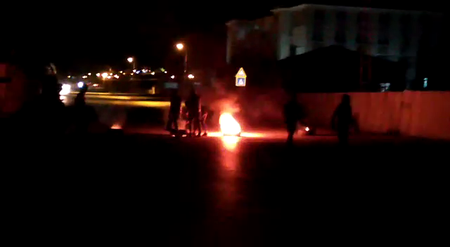 SON DAKİKA – İntikam Birimi işgale karşı yolları trafiğe kapatarak barikat kurdu