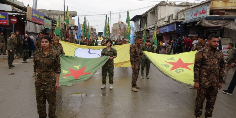 Qamişlo halkı alanlarda: ‘Her Yer Rojava Her Yer Direniş’