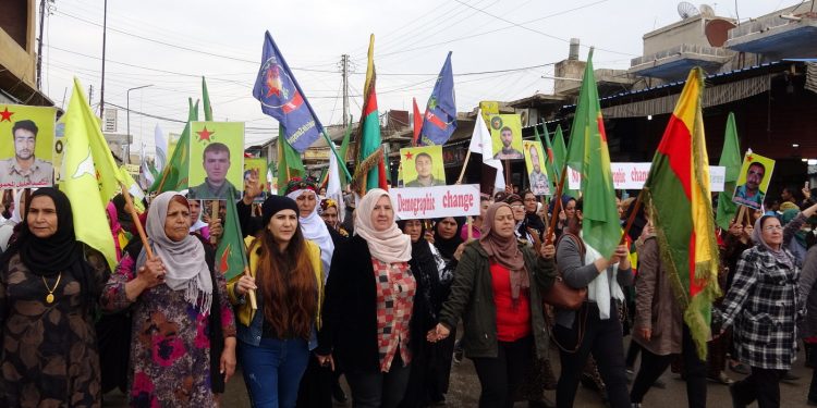Qamişlo halkı alanlarda: ‘Her Yer Rojava Her Yer Direniş’