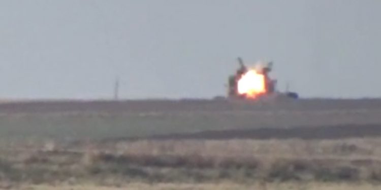 İşgalcilere ait aracın imha edildiği görüntüler