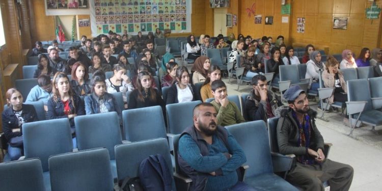 Dirbêsiyê’li gençler işgalci Türk devletinin saldırılarına karşı bir araya geldi