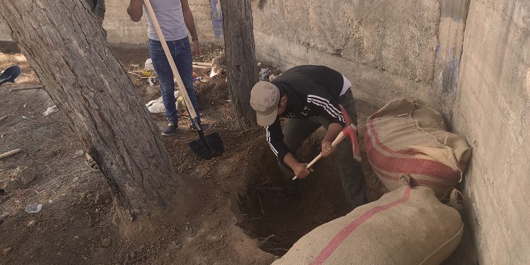 Til Temir gençliği özsavunma mevzilerinde