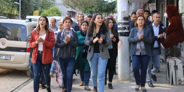 Qoser’de kayyım protestosu: AKP’nin sonu geldi