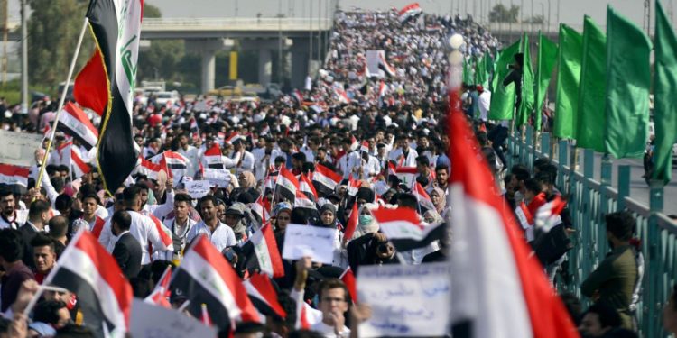 Bağdat’ta protestolar devam ediyor: 4 eylemci hayatını kaybetti
