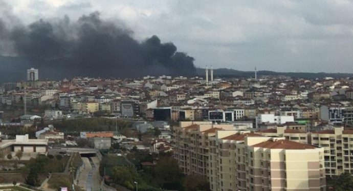 İstanbul’da askeri alanda büyük yangın