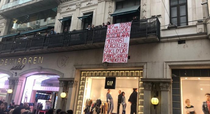 “AKP’nin düzeni öldürüyor! Patronların medyası gerçekleri saklıyor” pankartlı eylem