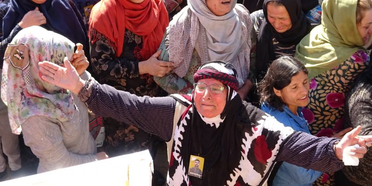 Qamişlo şehitleri uğurladı