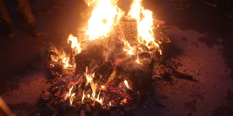 Kobanê’de halk PKK’nin kuruluşunu kutladı