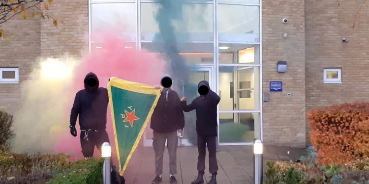 Silah şirketleri protesto edildi