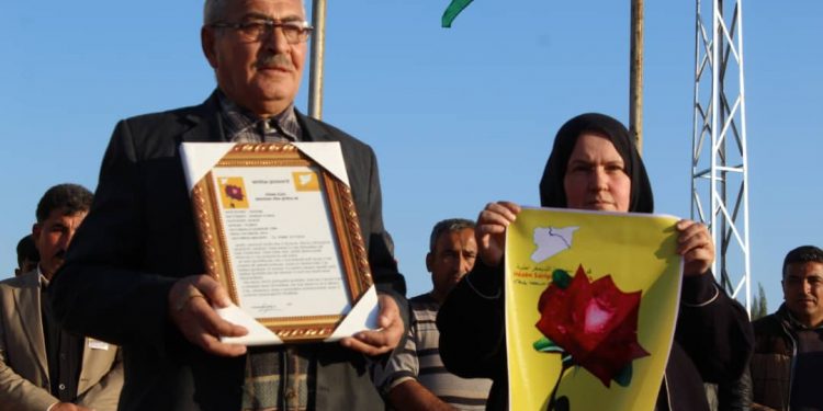 Cenga Rojava şehitlerini binler uğurladı