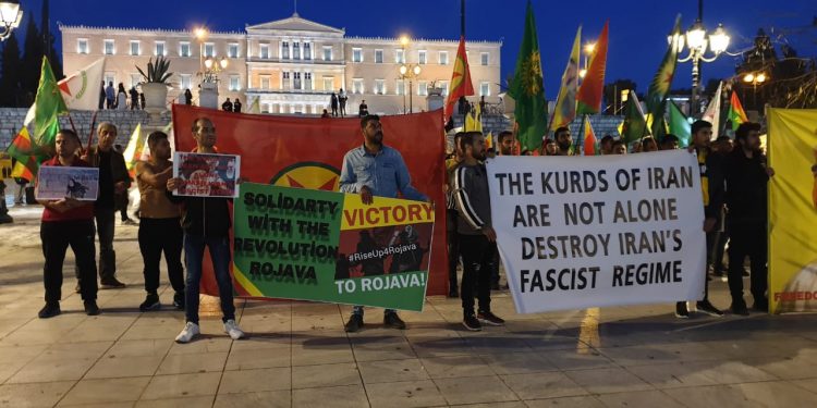 Atina’da Rojava’ya işgal saldırıları protesto edildi