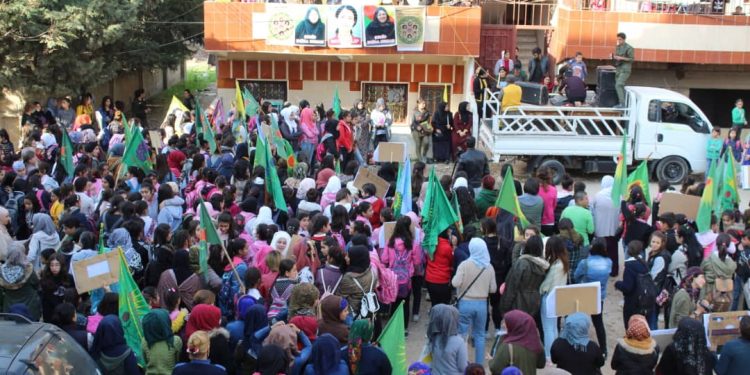 Rojava Kurdistan’ı ve Kuzey Suriye’li kadınlar alanlardaydı