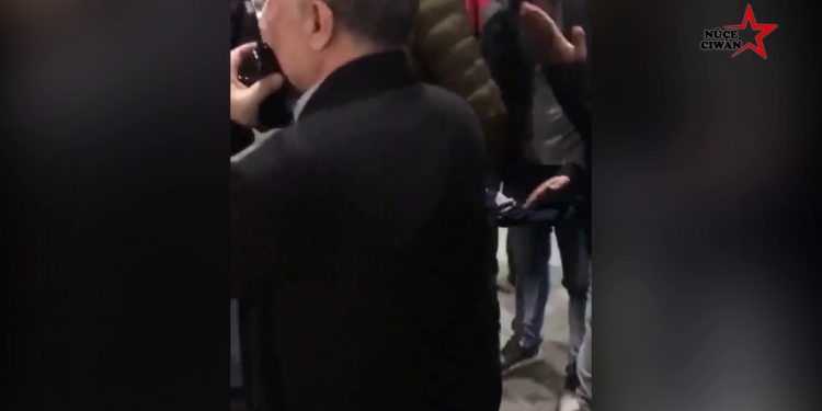 Faşist işgalci Türk polisi 11 yaşındaki çocuğu işkenceyle gözaltına almak istedi!