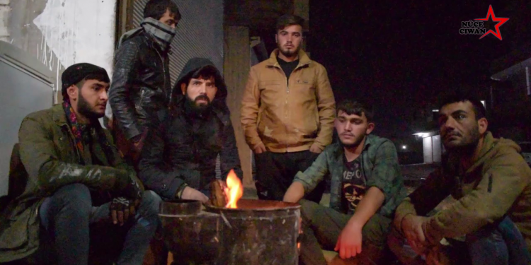 Kobanê gençliği, işgalcilere karşı sınır nöbetinde