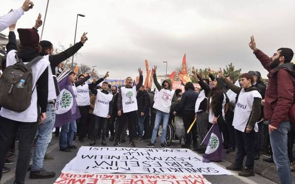 Bakırköy Mitingi: Bijî berxwedana Rojava