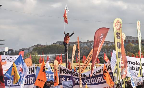 Bakırköy Mitingi: Bijî berxwedana Rojava