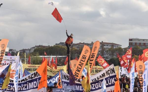 Bakırköy Mitingi: Bijî berxwedana Rojava