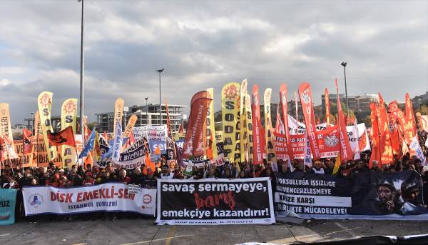 Bakırköy Mitingi: Bijî berxwedana Rojava