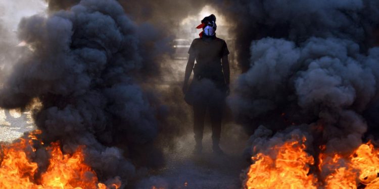 Eylemcileri öldürmekle suçlanan subay idam edilecek