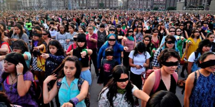 ‘Hata bende değil, tecavüzcüler sizlersiniz’