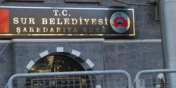 Faşist AKP Sur Belediyesine kayyım atadı