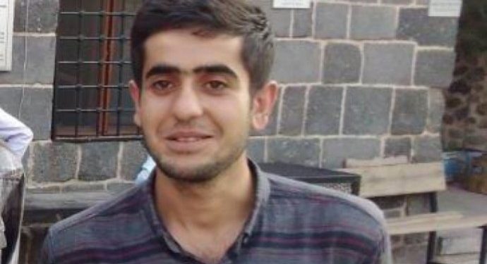 İşgalci Türk polisi bir genci tutukladı diğer bir gençten hala haber yok!