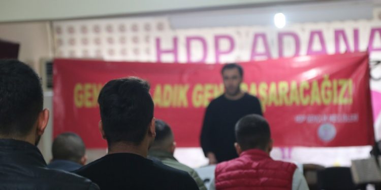 HDP Gençlik Meclisleri Edene ve Mersin’de konferanslar gerçekleştirdi