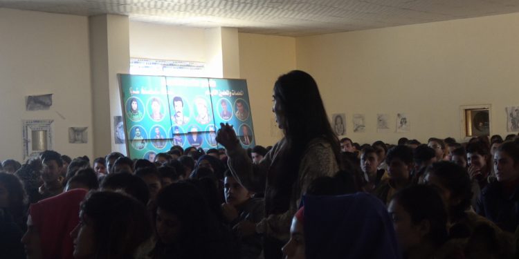 Kobanê’de lise öğrencileri bir araya geldi