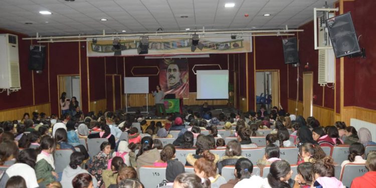 Yekîtiya Jinên Ciwan, 25 Kasım ve 10 Aralık konulu seminer gerçekleştirdi