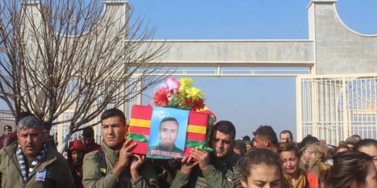 Yüzlerce yurttaş Ayaz Omer’i son yolculuğuna uğurladı