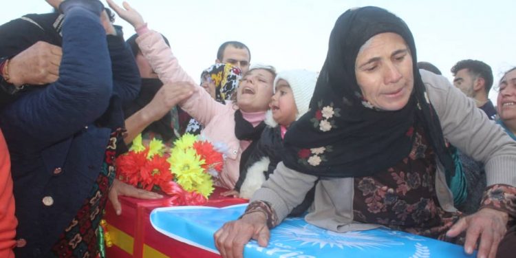 Yüzlerce yurttaş Ayaz Omer’i son yolculuğuna uğurladı