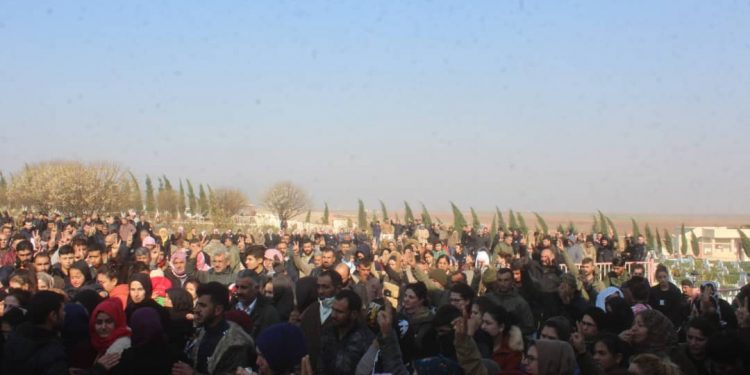 Yüzlerce yurttaş Ayaz Omer’i son yolculuğuna uğurladı