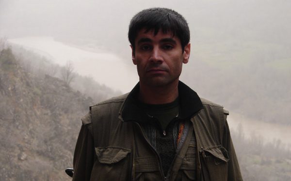 Canından eksilterek özgürlüğü var eden biri