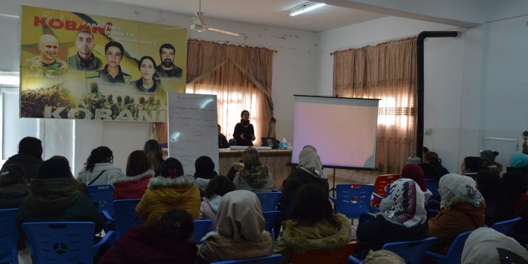 Dêrik’te öğretmenler seminere katıldı