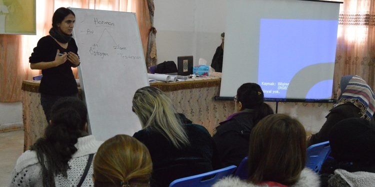 Dêrik’te öğretmenler seminere katıldı