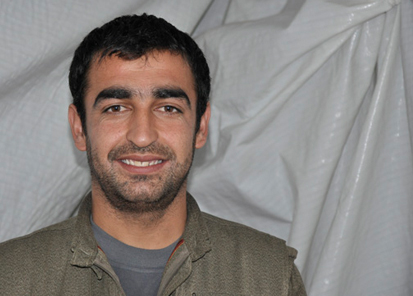 İşgalci Türk polisi, Şehit Andok Farqîn’in mezar taşını yıktı!