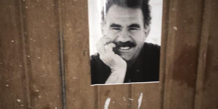 Amed sokakları Halklar Önderi Öcalan’ın posterleri ile donatıldı